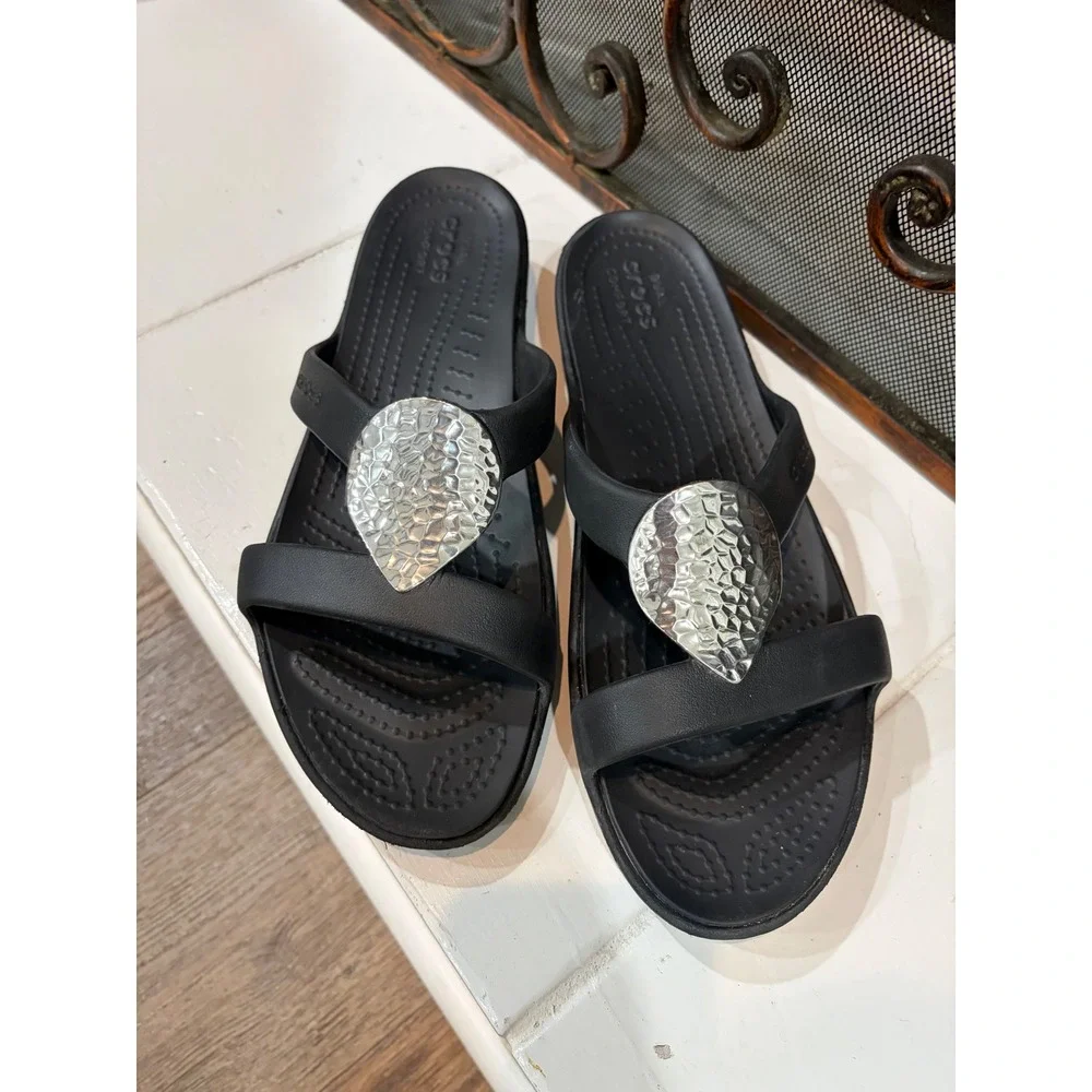 Crocs Sanrah Hammered Circle Wedge Sandals Black Silver Women 11 Beach slide